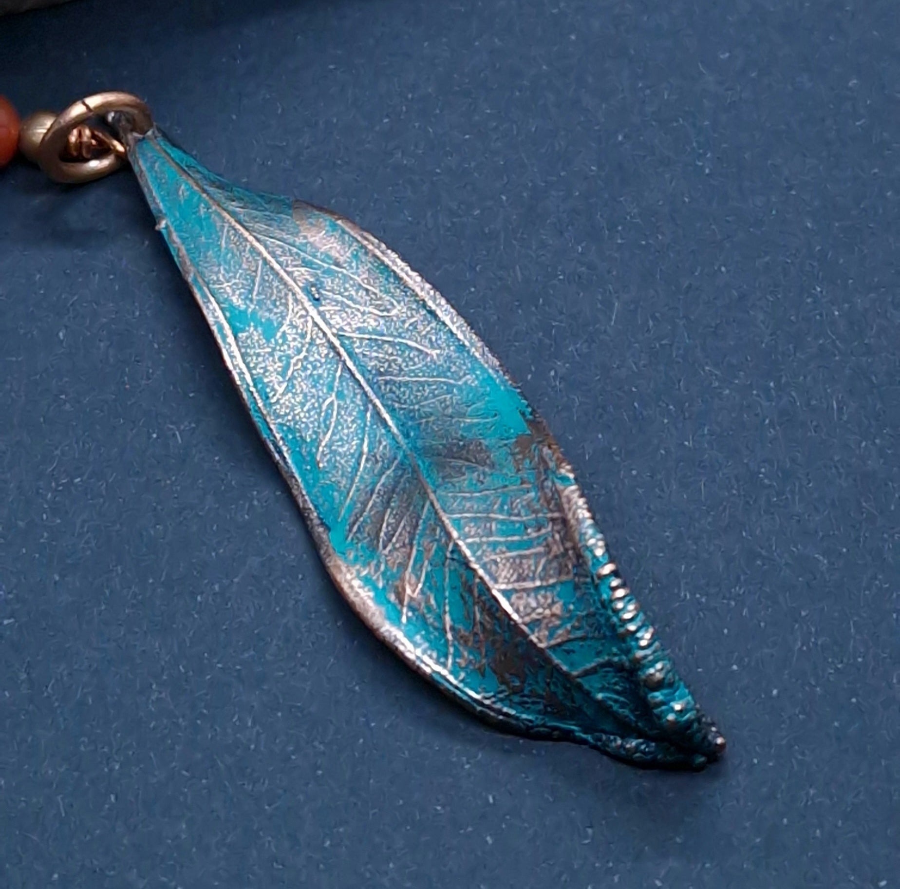 Colgante hoja Callistemon electroformada - Joyería botánica