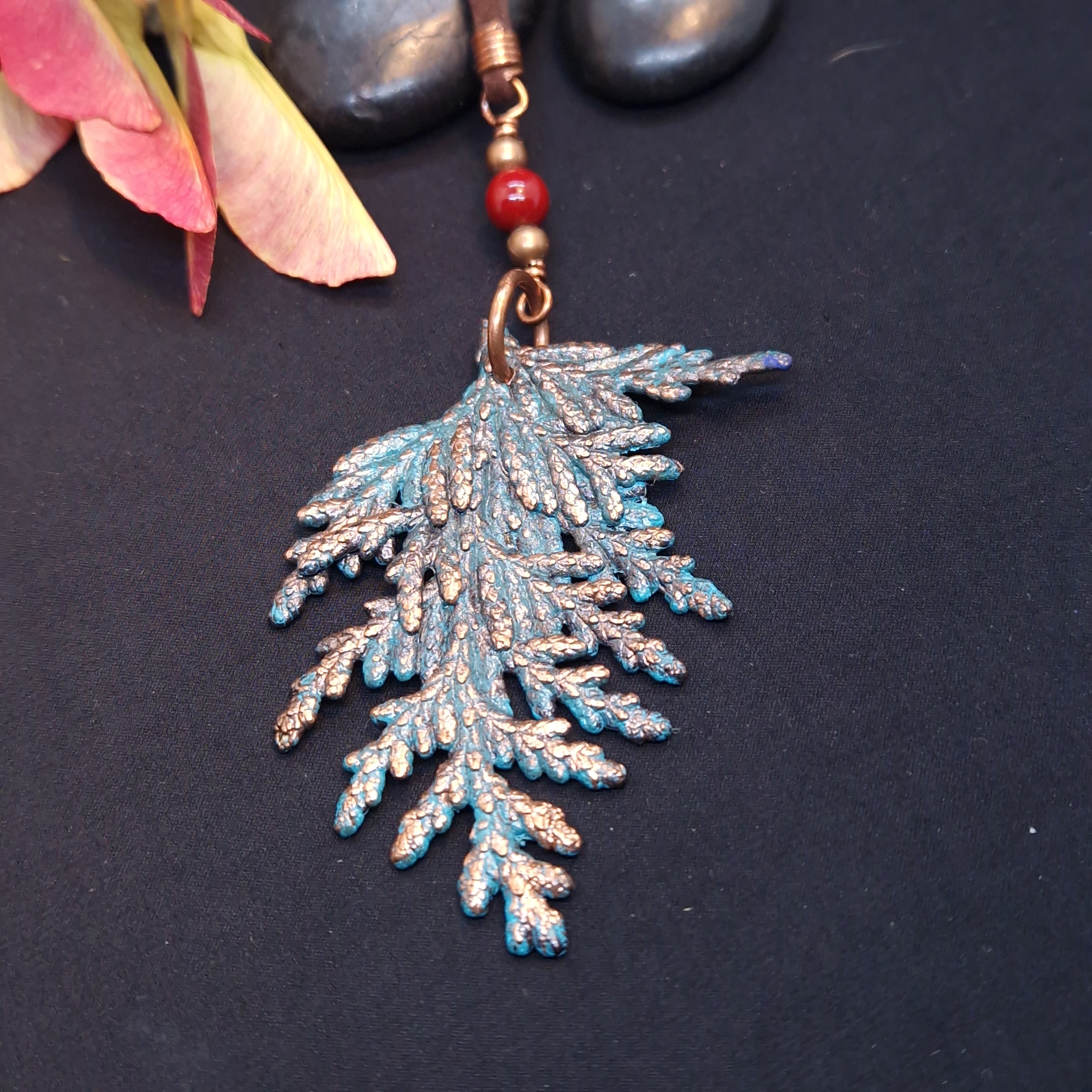 Colgante tuya electroformado cobre - Árbol de la vida artesanal