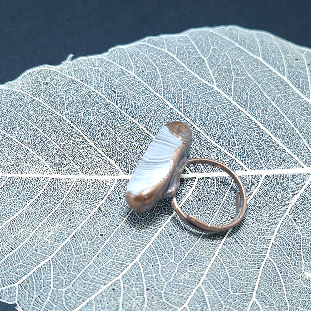Anillo artesanal con ágata bandeada natural de 2,5 cm y banda ajustable a todas las tallas